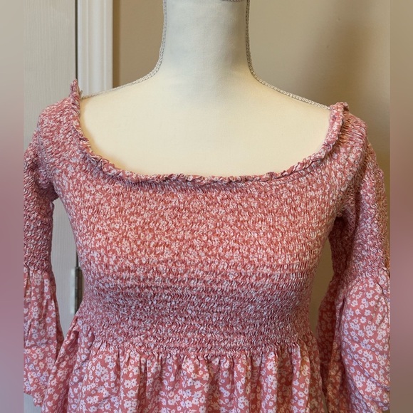 Forever 21 Pink Floral Smocked Off-Shoulder Peplum Top Juniors Size Medium - Picture 3 of 6
